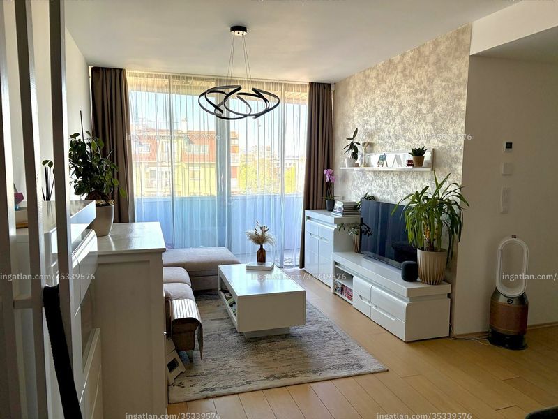 Listing photo