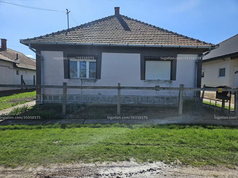 Listing photo