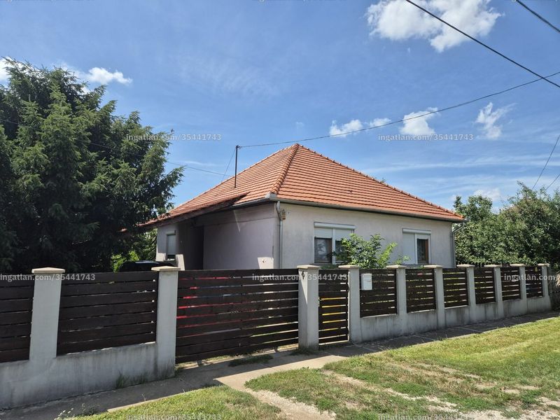 Listing photo