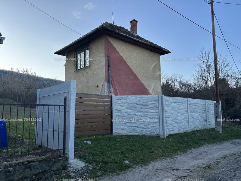 Hirdetés fotója
