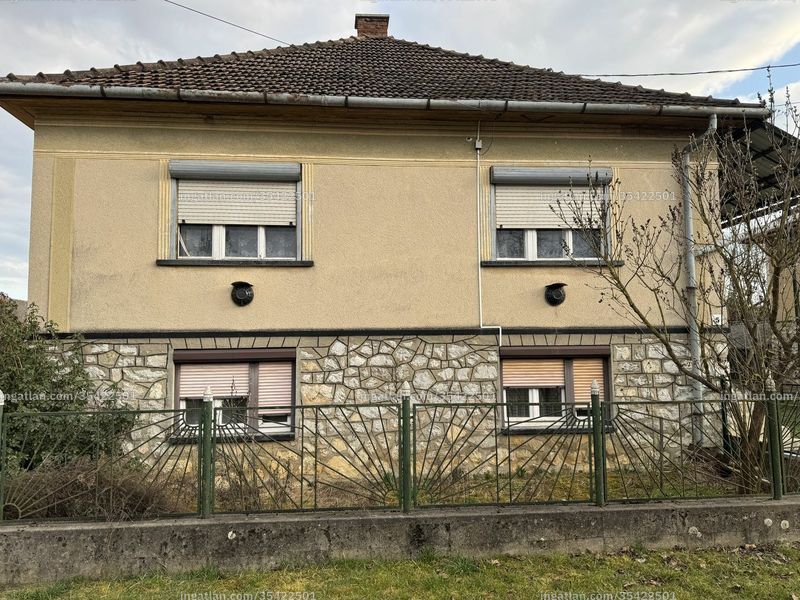 Hirdetés fotója