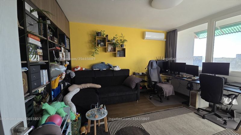Listing photo