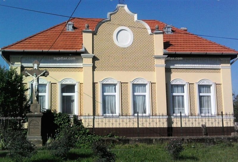 Listing photo