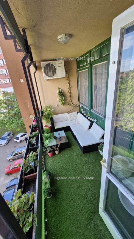 balcony