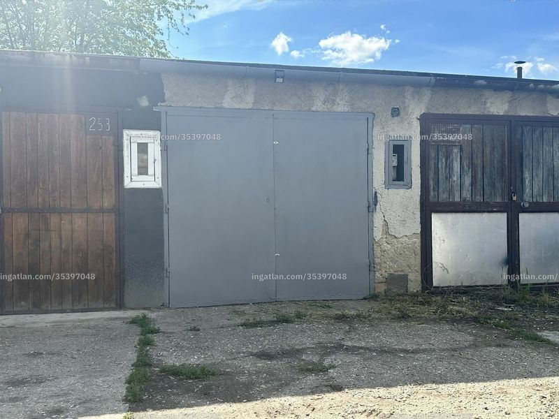 Listing photo