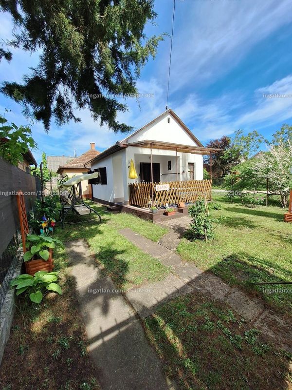 Listing photo