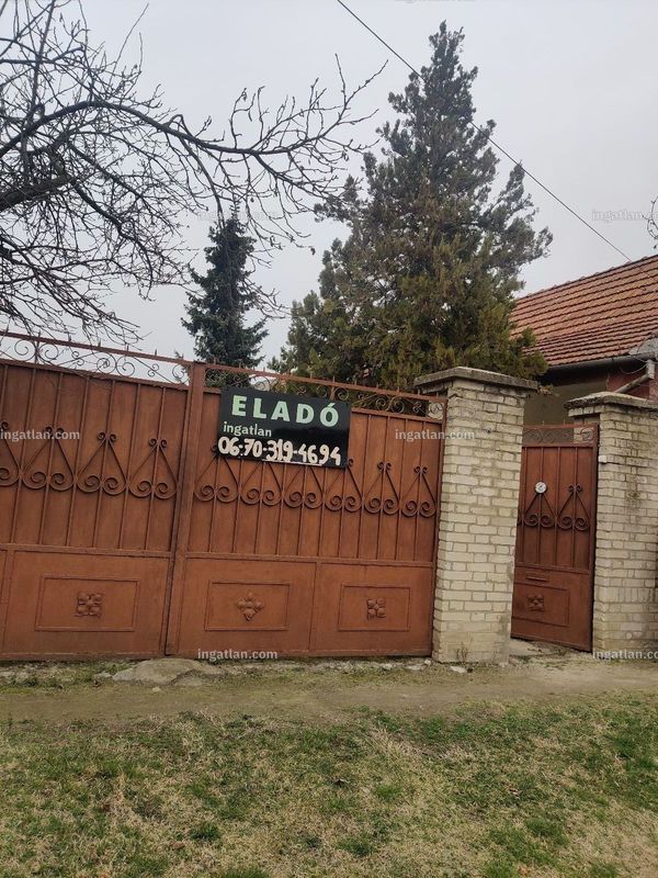 entrance from the outside