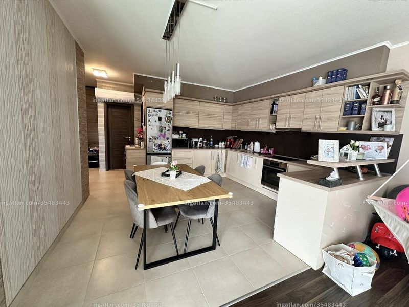 Listing photo