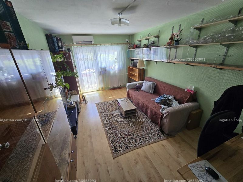 Listing photo