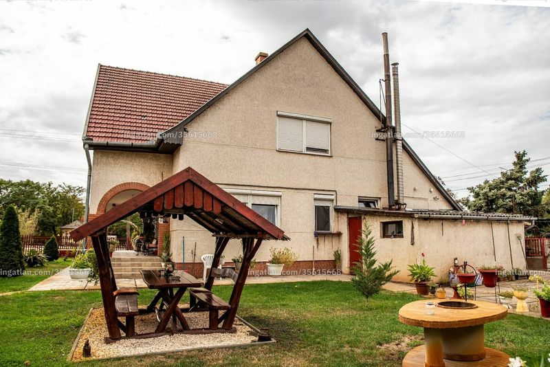 az épület kívülről