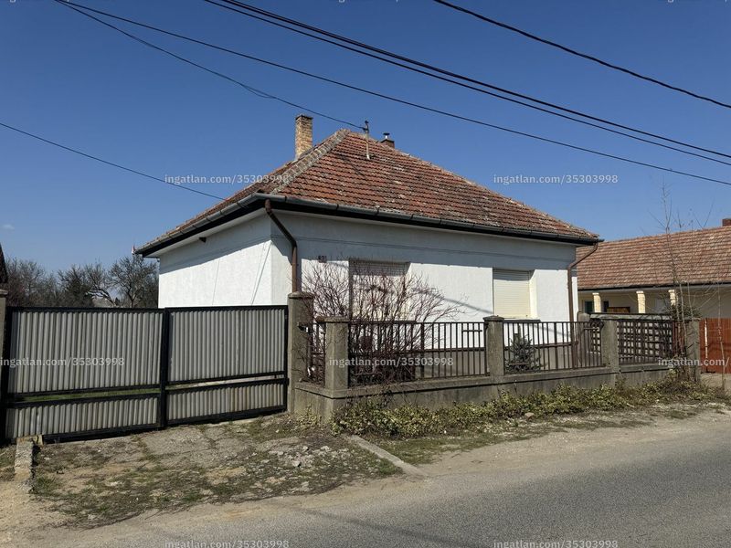 Hirdetés fotója