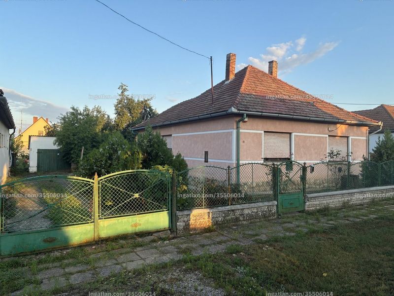 Listing photo
