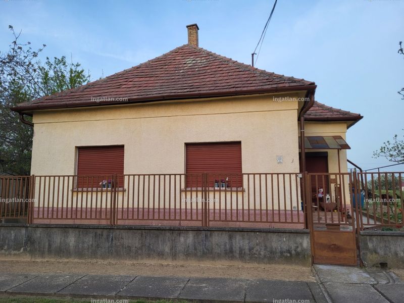 Listing photo