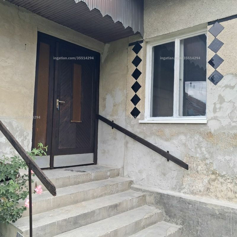 bejárat (kívülről)