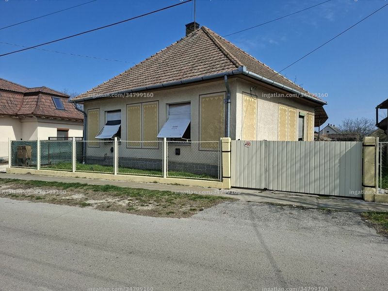 Listing photo