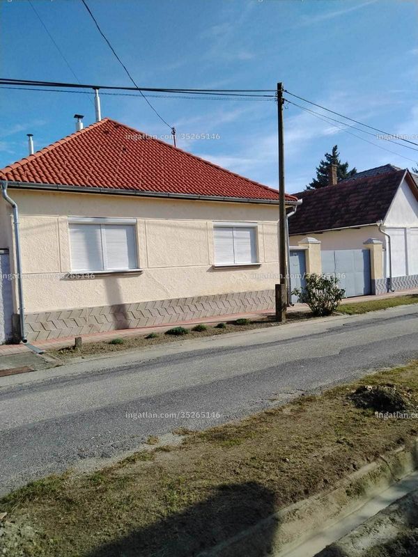 Hirdetés fotója