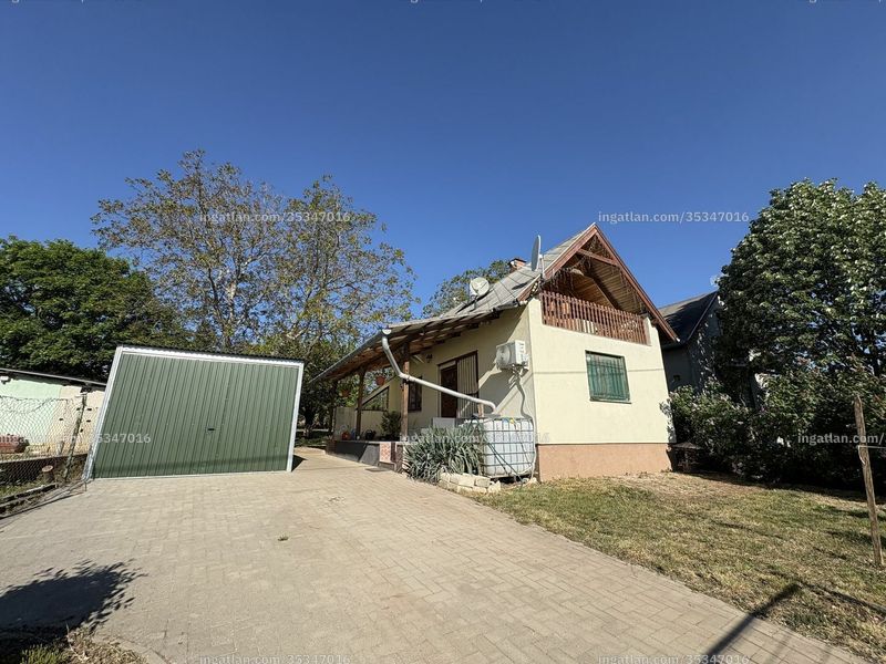 Listing photo