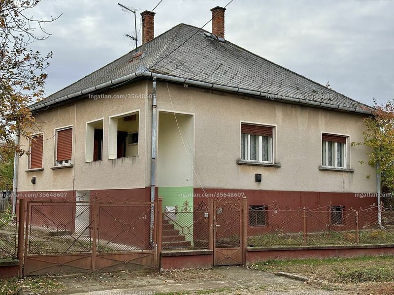 Hirdetés fotója