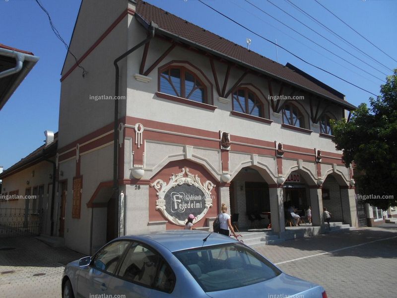 Listing photo
