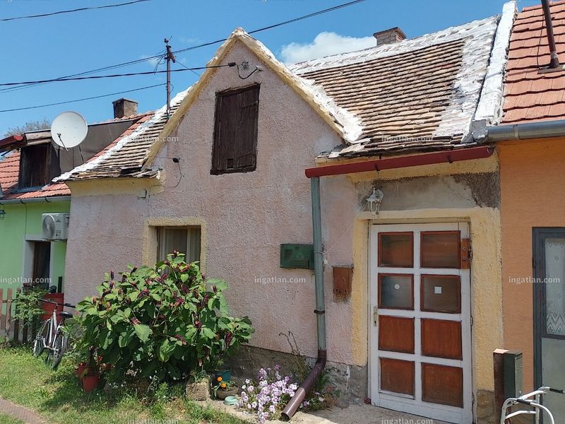 Listing photo