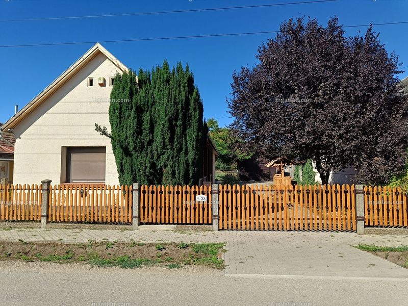Listing photo