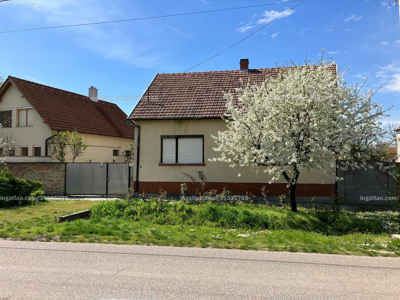az épület kívülről