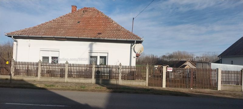 Hirdetés fotója