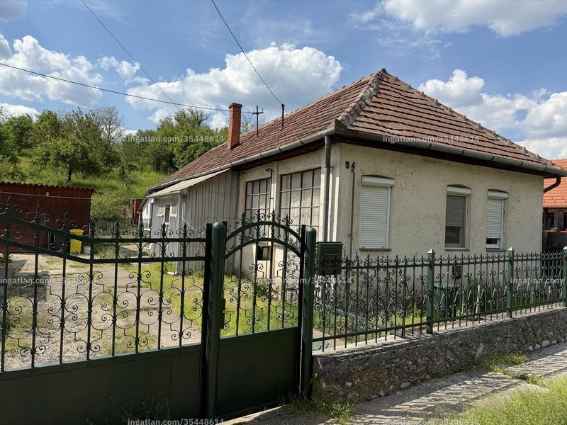 Listing photo
