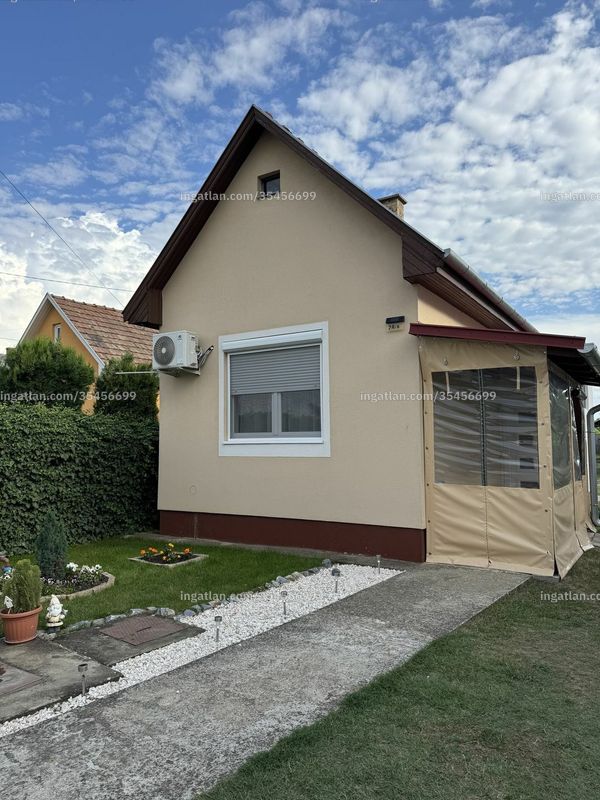 Listing photo