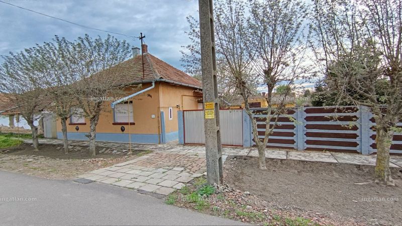 Listing photo