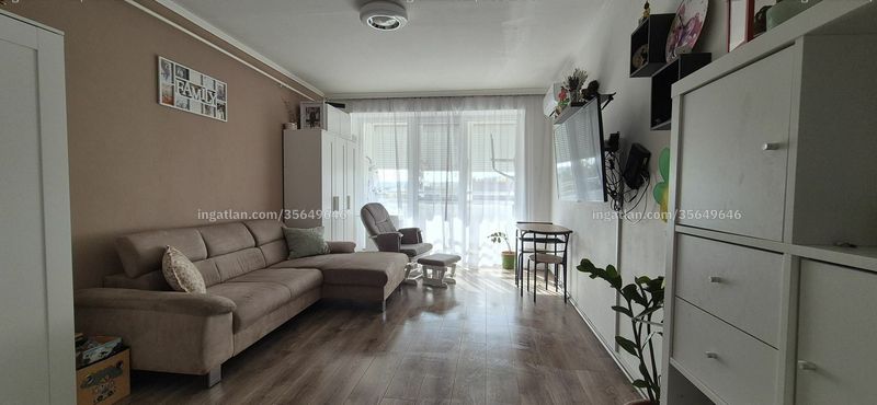 Listing photo