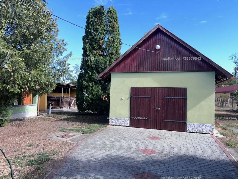 garage