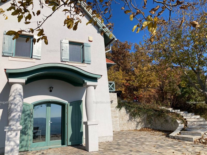 entrance from the outside