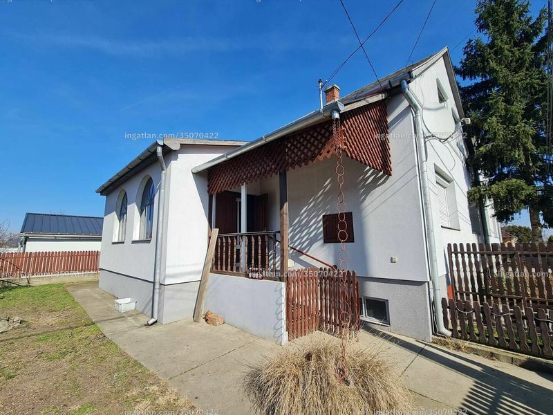 Listing photo