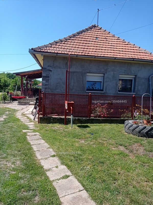 Listing photo