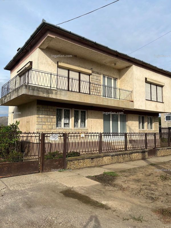 Listing photo