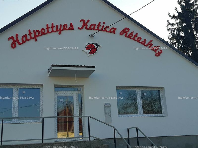 Hirdetés fotója