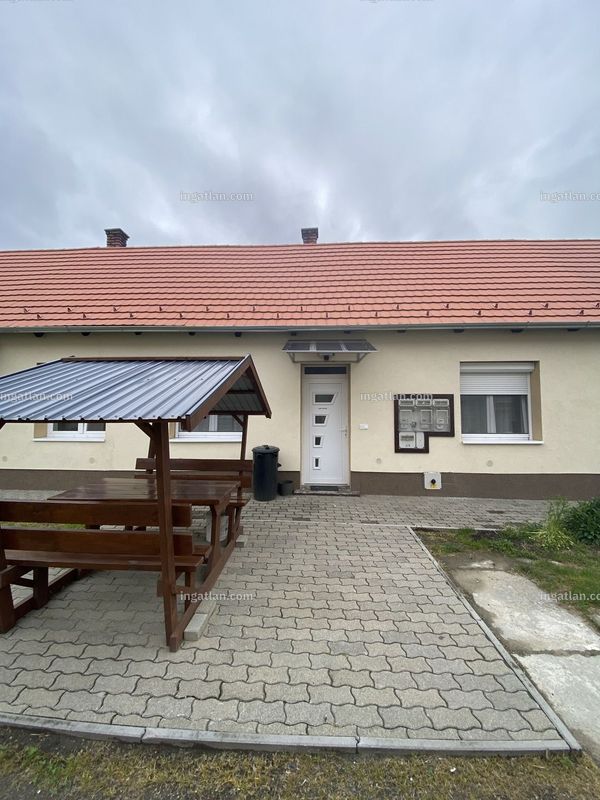 Listing photo