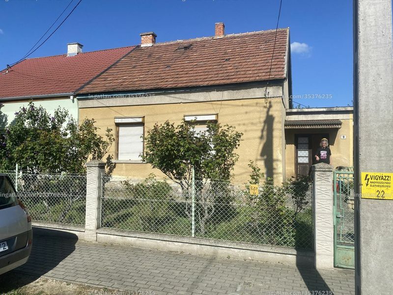 Listing photo