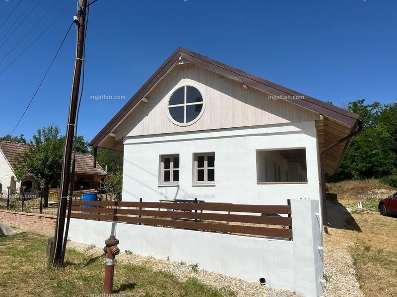 Listing photo