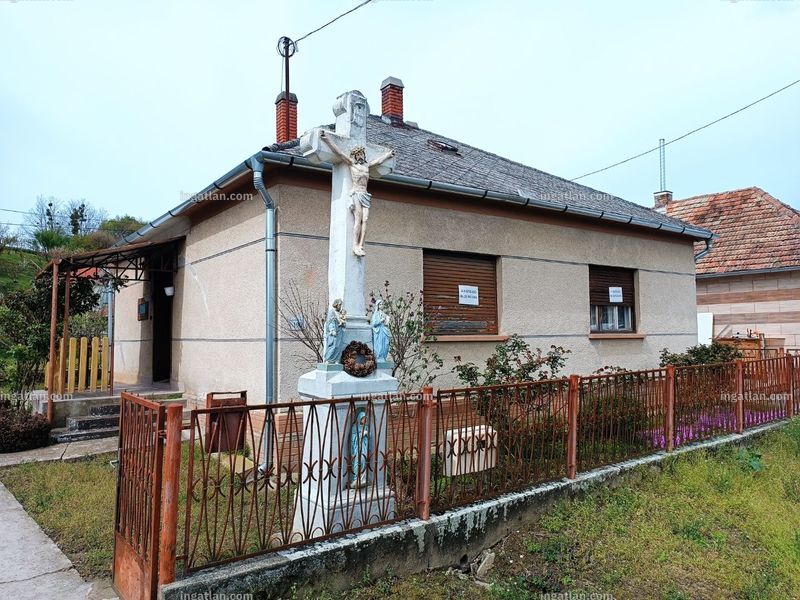 Listing photo