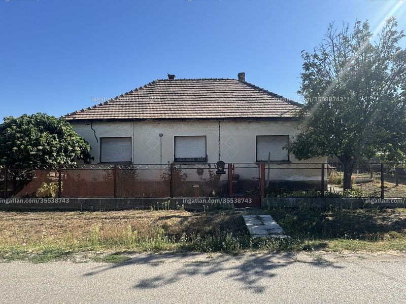 Listing photo