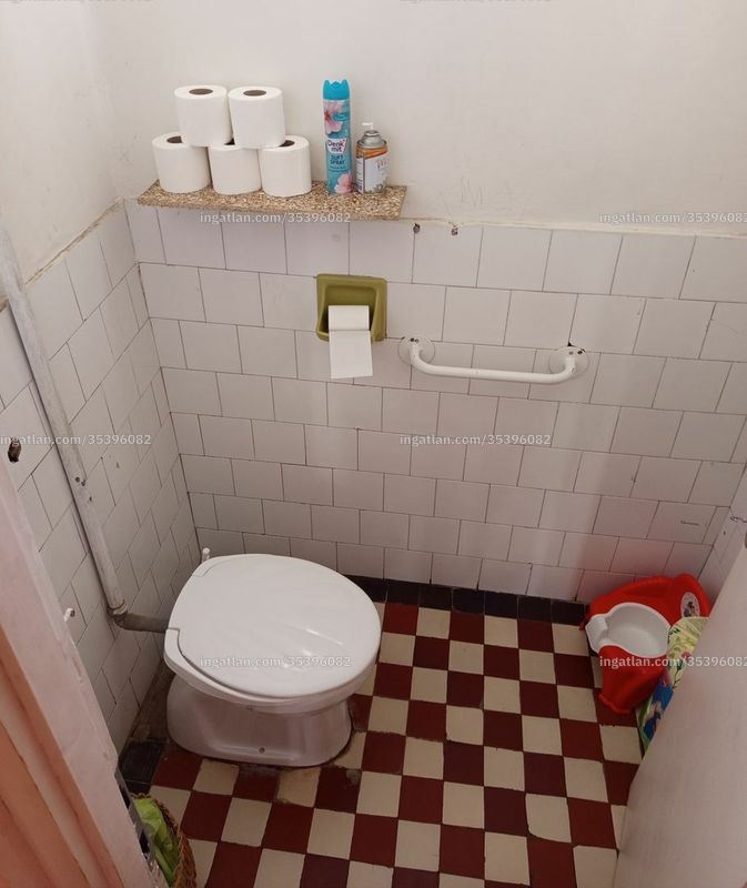 toilet
