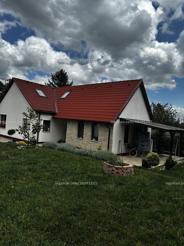 Hirdetés fotója