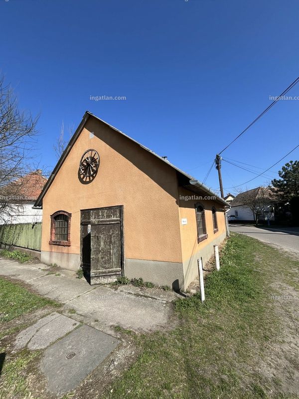 Listing photo