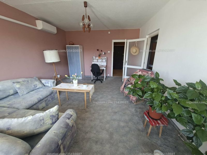 Listing photo