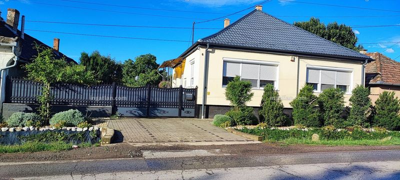 az épület kívülről
