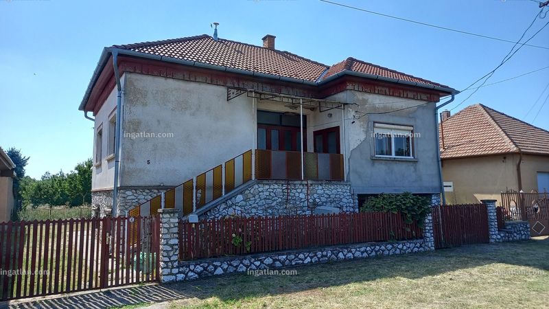 Listing photo