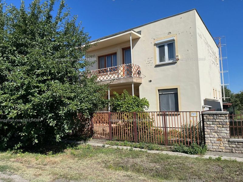 Listing photo