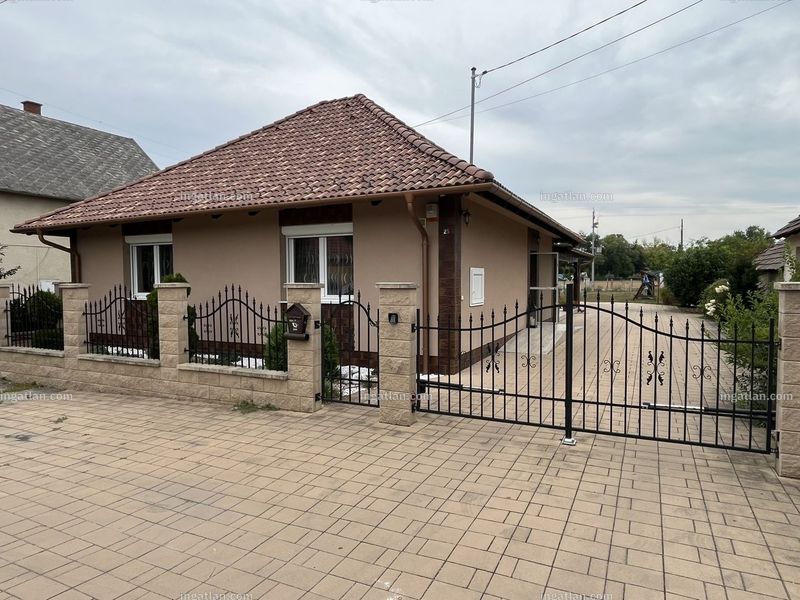 Listing photo